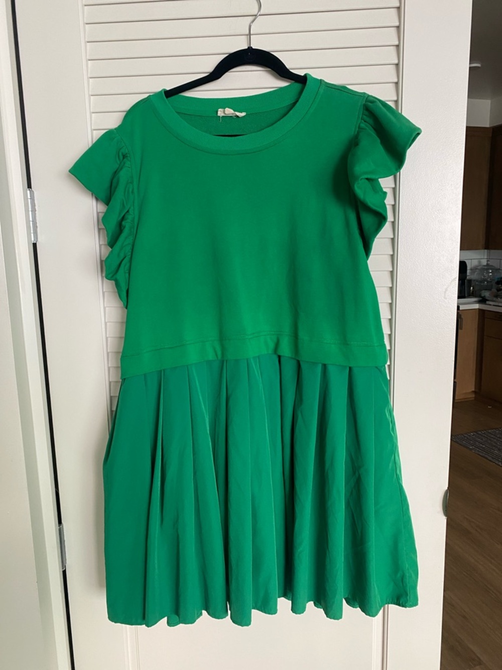 entro Bright Green Ruffle-Sleeve Casual Dress